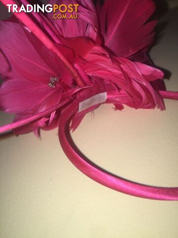 Fascinator Hat / looks lovely - photo 3 of 3