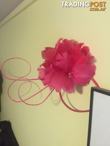 Fascinator Hat / looks lovely - photo 2 of 3