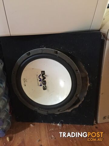 12" subwoofer in box Bass