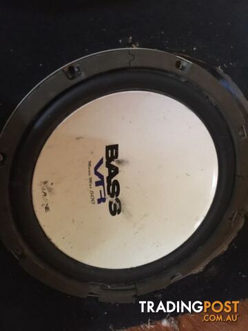 12" subwoofer in box Bass