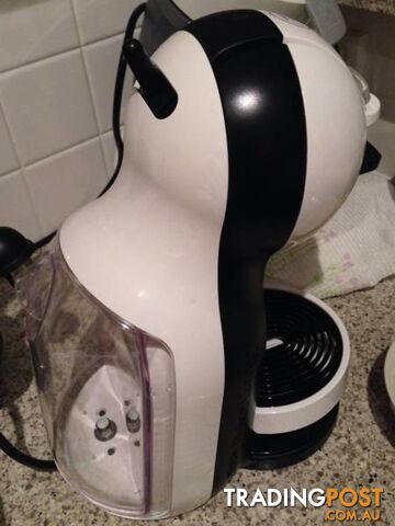 DELONGHI DOLCE GUSTO MINI ME COFFEE MACHINE - photo 4 of 6