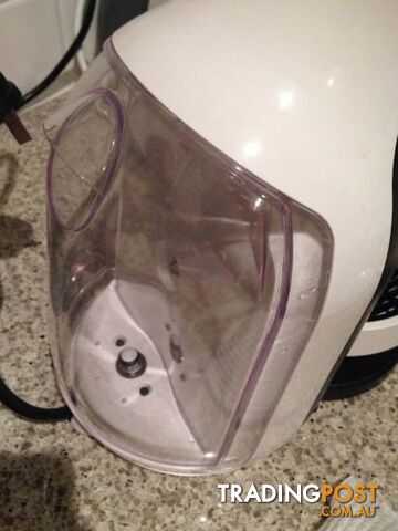DELONGHI DOLCE GUSTO MINI ME COFFEE MACHINE - photo 5 of 6