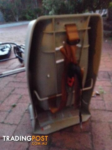 CHILD CAR SEAT-SAFE N SOUND - photo 3 of 3