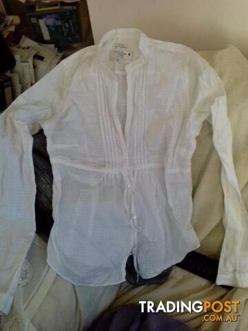 LADIES' L/S WHITE BLOUSE-Abercombie & Fitch New York