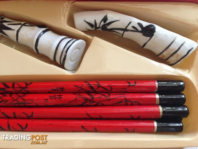 CHINESE CHOPSTICK & REST 4-PERSON SET - photo 2 of 4