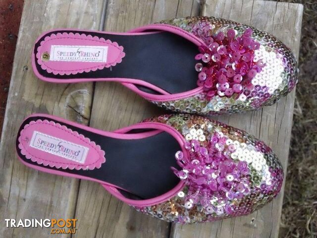 CASUAL EMBROIDERED SLIPPERS - photo 3 of 3