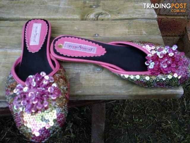 CASUAL EMBROIDERED SLIPPERS - photo 2 of 3