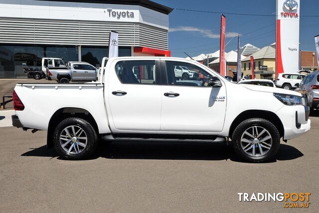 2020 TOYOTA HILUX DUAL CAB - photo 3 of 22