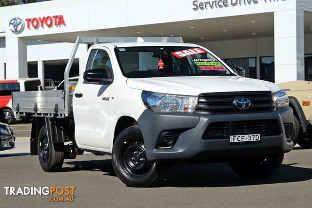 2023 TOYOTA HILUX   CAB CHASSIS