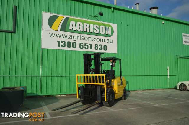 5 Tonne Forklift - 3 Stage Cont. Mast - Nationwide Delivery - PRICE SLASHED TO $32,990 INC GST - photo 3 of 17