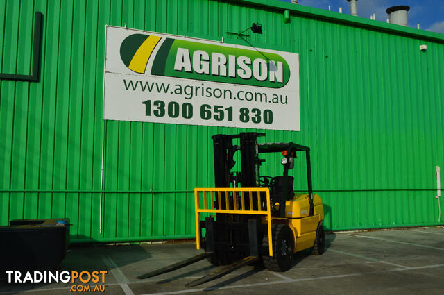 5 Tonne Forklift - 3 Stage Cont. Mast - Nationwide Delivery - PRICE SLASHED TO $32,990 INC GST - photo 2 of 17