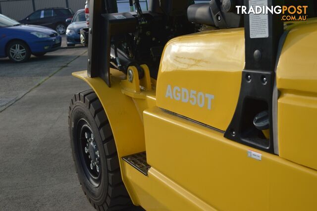  5 Tonne Forklift - 3 Stage Cont. Mast - Nationwide Delivery - PRICE SLASHED TO $32,990 INC GST