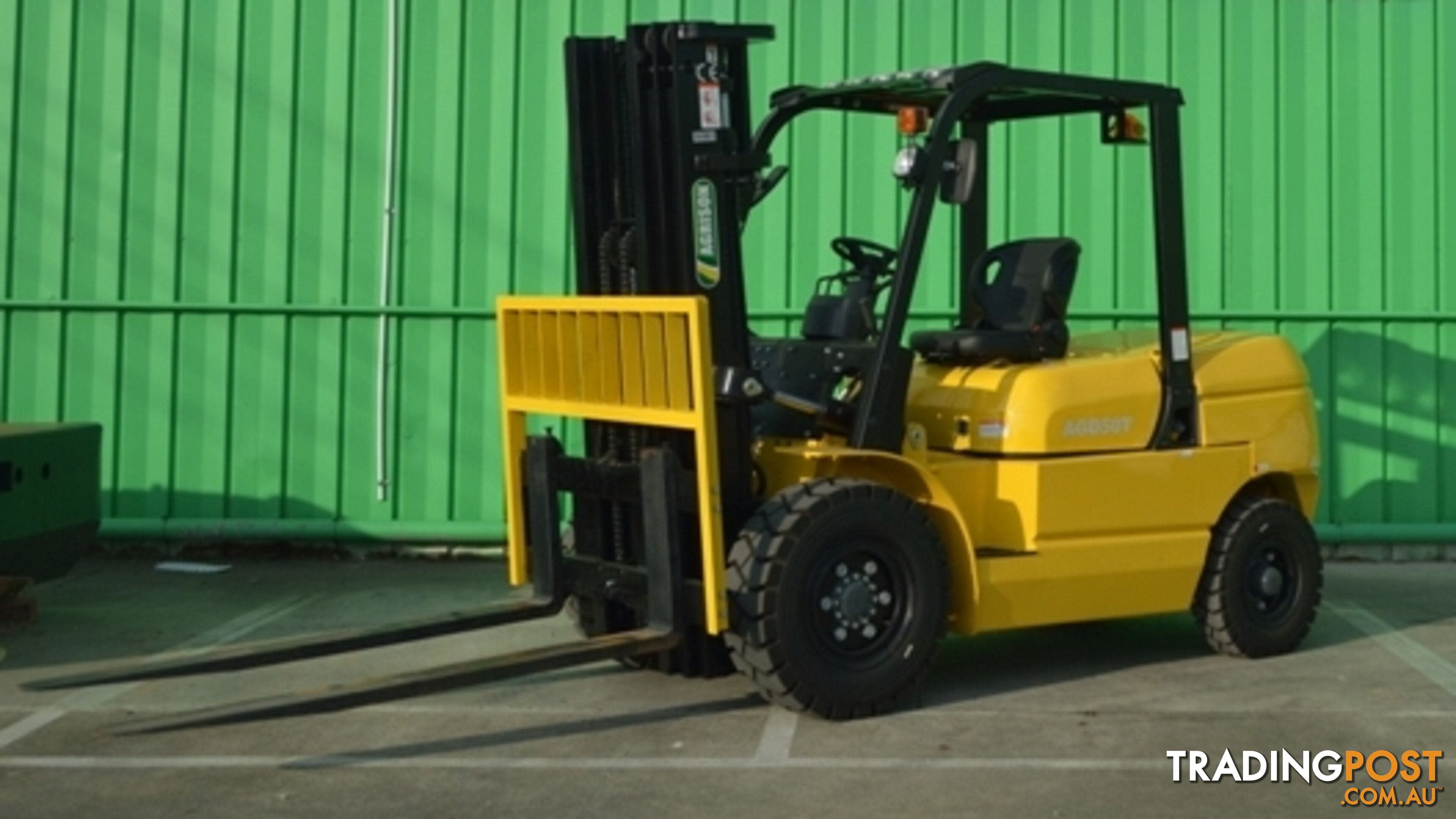  5 Tonne Forklift - 3 Stage Cont. Mast - Nationwide Delivery - PRICE SLASHED TO $32,990 INC GST