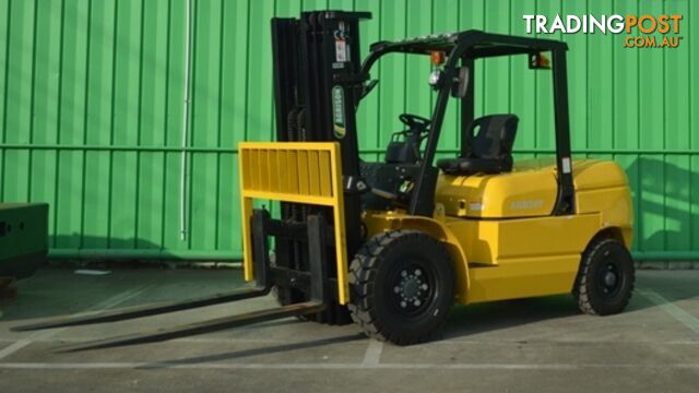  5 Tonne Forklift - 3 Stage Cont. Mast - Nationwide Delivery - PRICE SLASHED TO $32,990 INC GST