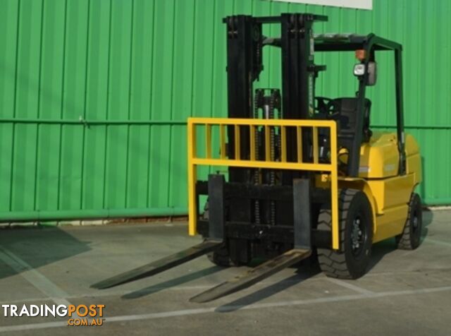  5 Tonne Forklift - 3 Stage Cont. Mast - Nationwide Delivery - PRICE SLASHED TO $32,990 INC GST