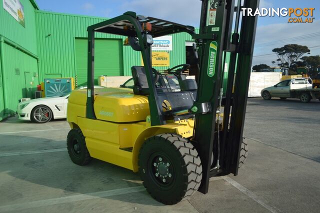  5 Tonne Forklift - 3 Stage Cont. Mast - Nationwide Delivery - PRICE SLASHED TO $32,990 INC GST