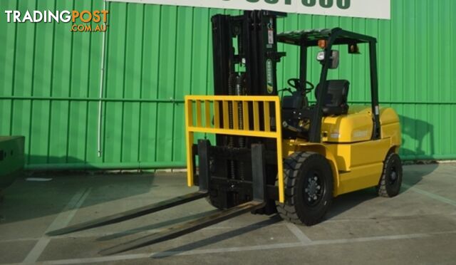  5 Tonne Forklift - 3 Stage Cont. Mast - Nationwide Delivery - PRICE SLASHED TO $32,990 INC GST