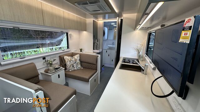 19â² SHOW VAN 2024 - photo 3 of 11