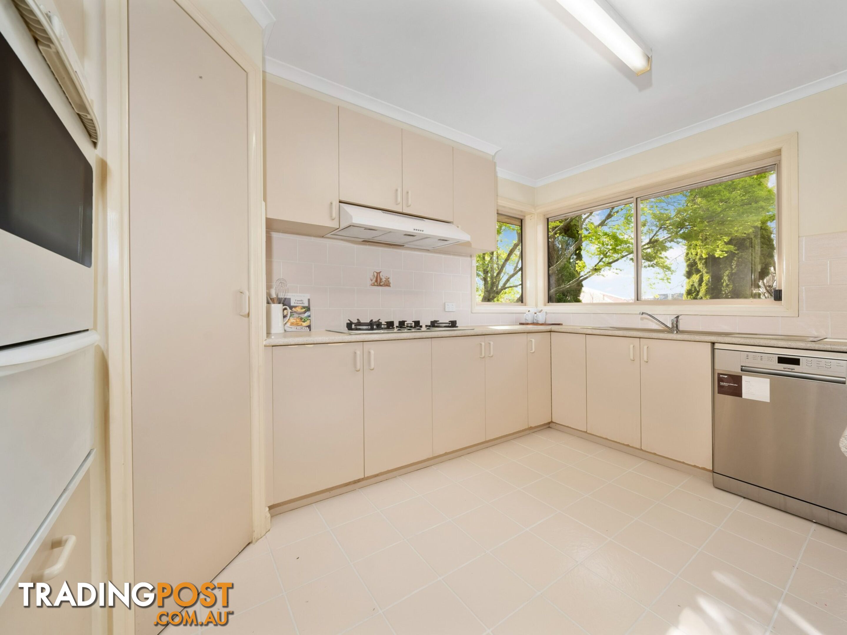 11 Albrecht Avenue BERWICK VIC 3806