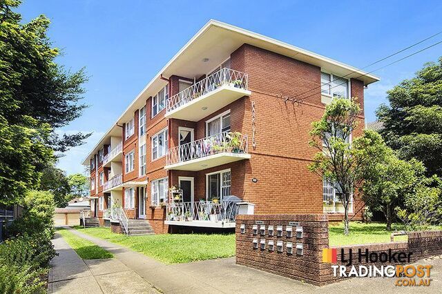 8/15 Orpington Street ASHFIELD NSW 2131