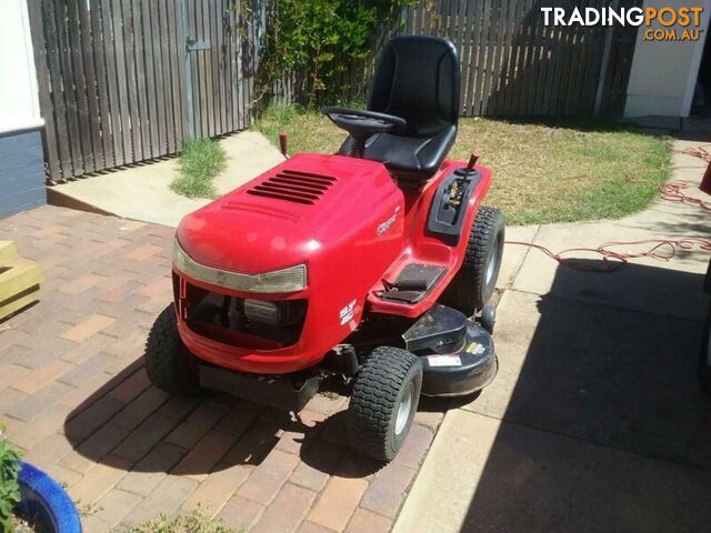 Ride on mower Rover Clipper 19.5 hp 46 in cut