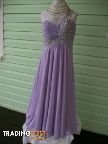 GOWN DISPLAYED ON  MANNEQUIN  ... NO OFFERS  ,,,YOUNG