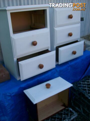 SET OF 2 BED CABINETS ...  shop clearance ,,,  NO OFFERS  ..   COLLECT YOUNG