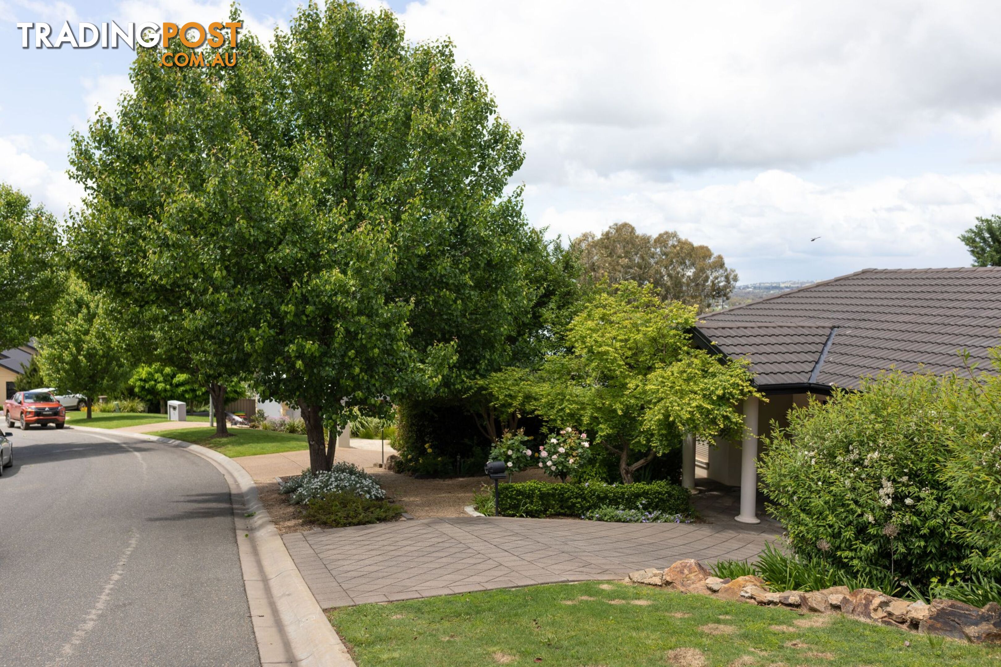 8 Jenolan Place TATTON NSW 2650