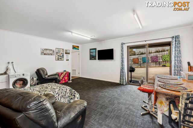 1 7 Saltbush pl Torquay VIC 3228