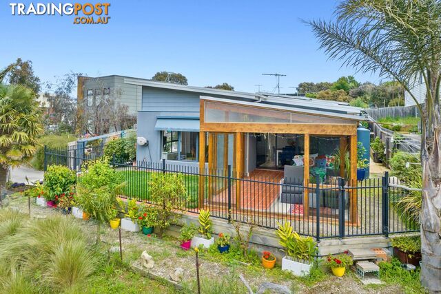 1 7 Saltbush pl Torquay VIC 3228