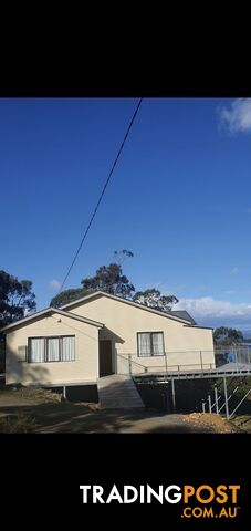 209 Albion Heights Drive KINGSTON TAS 7050