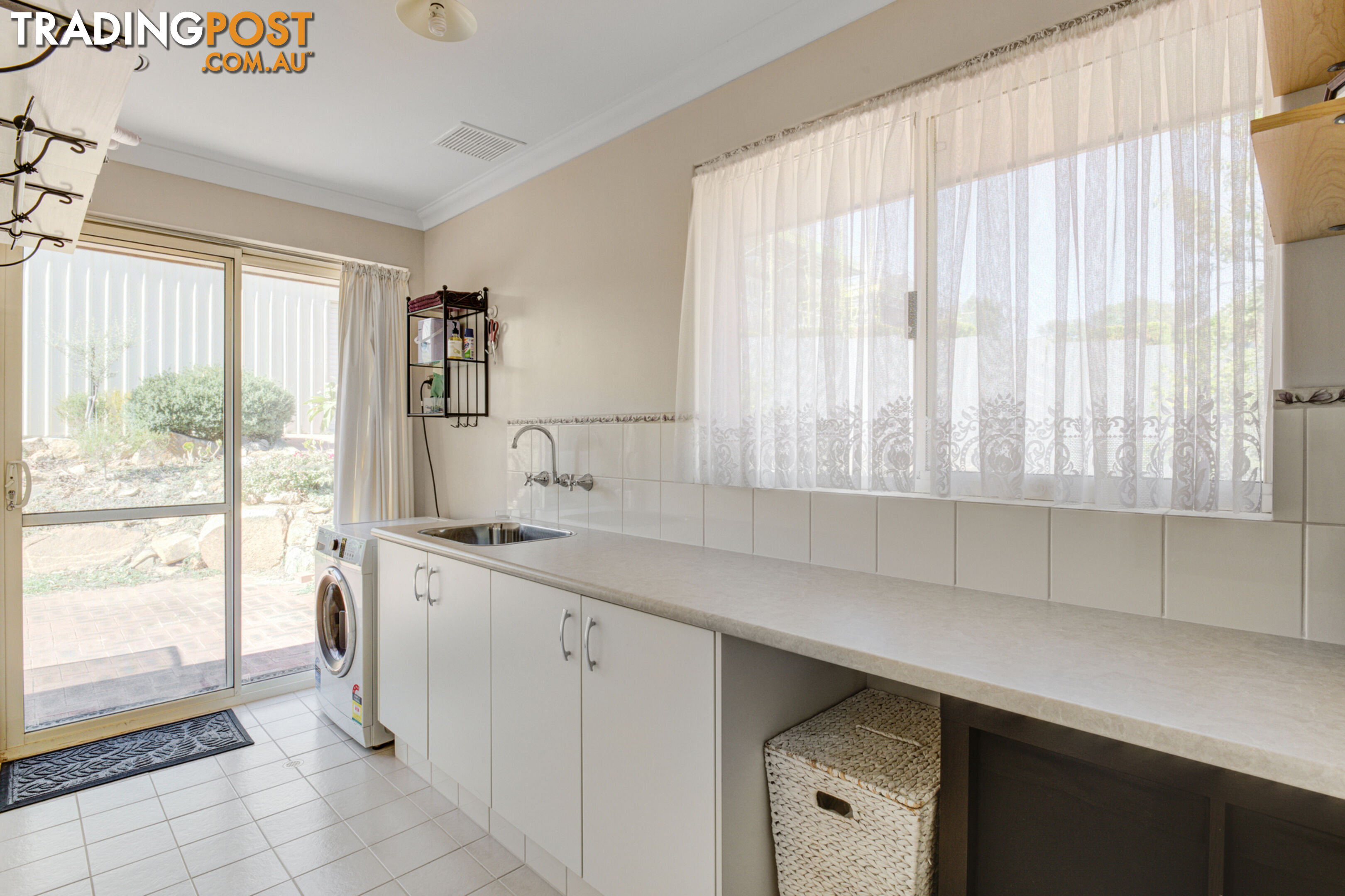 220 Viveash Road SWAN VIEW WA 6056