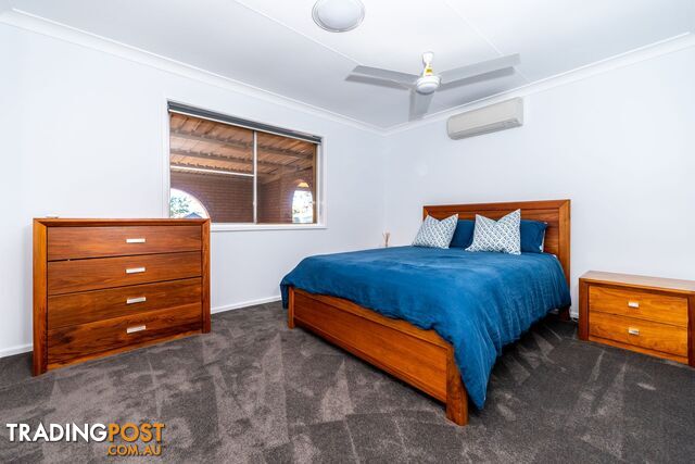 1 Giles Crescent DAMPIER WA 6713