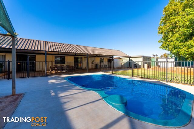 1 Giles Crescent DAMPIER WA 6713