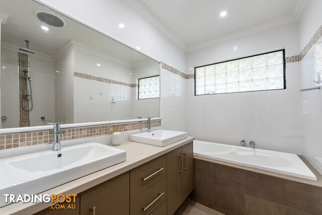 1 Giles Crescent DAMPIER WA 6713