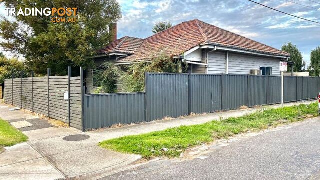 369 Williamstown road YARRAVILLE VIC 3013