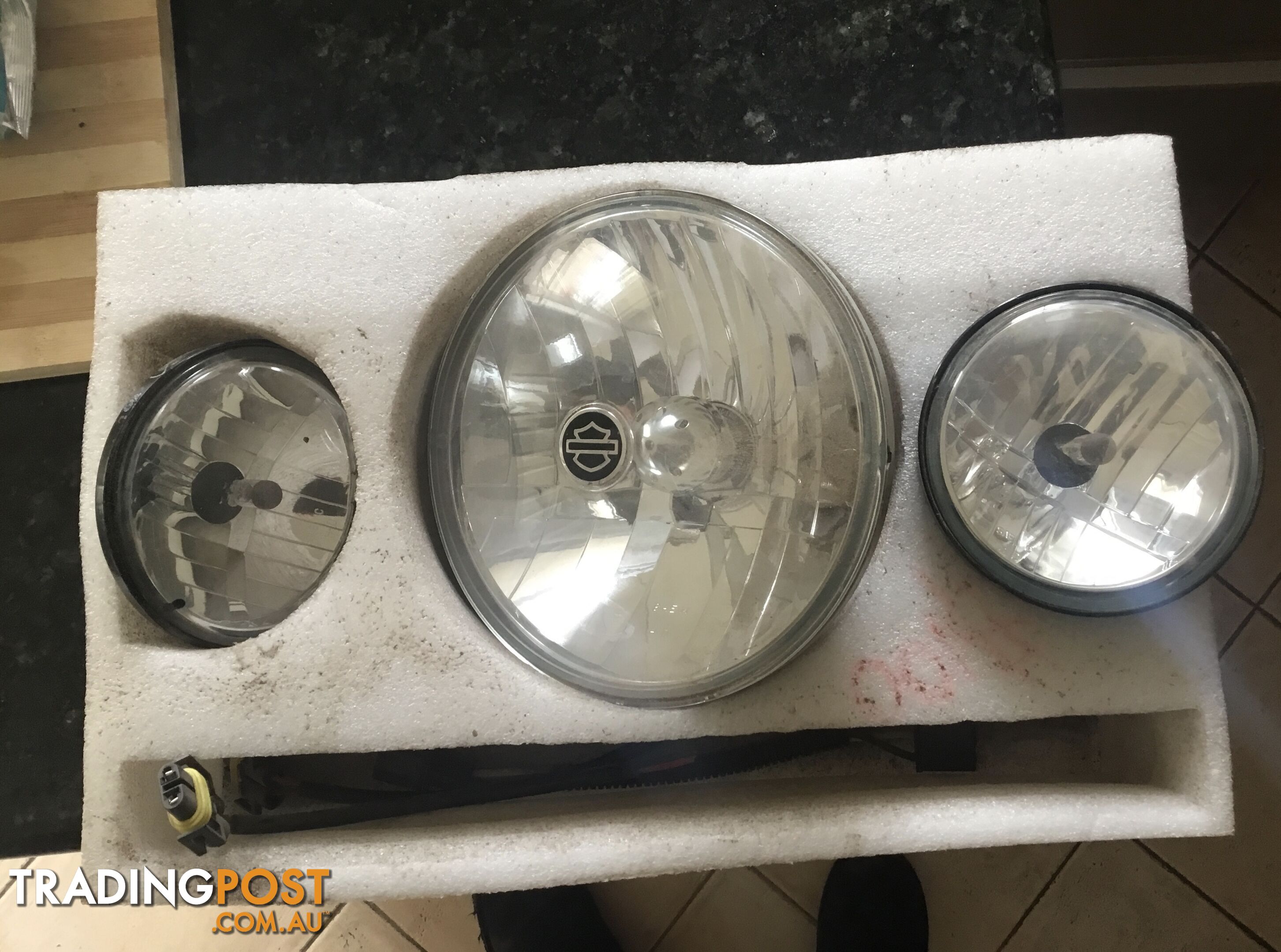 SOFTAIL HARLEY HEADLIGHTS SIDE LIGHTS AND MAIN HEADLIGHT