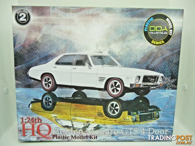 1:24 DDA HQ HOLDEN MONARO GTS 4 DOOR PLASTIC MODEL KIT OPENING BONNET W ENGINE