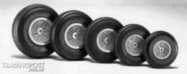 DUBRO 4-1/2' WHEEL DIA TREAD 450 - DUBRO