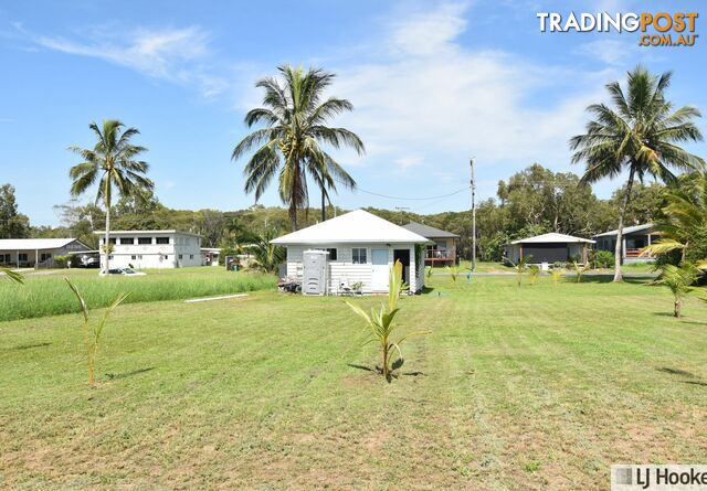 54 Taylor Street TULLY HEADS QLD 4854 - photo 4 of 21