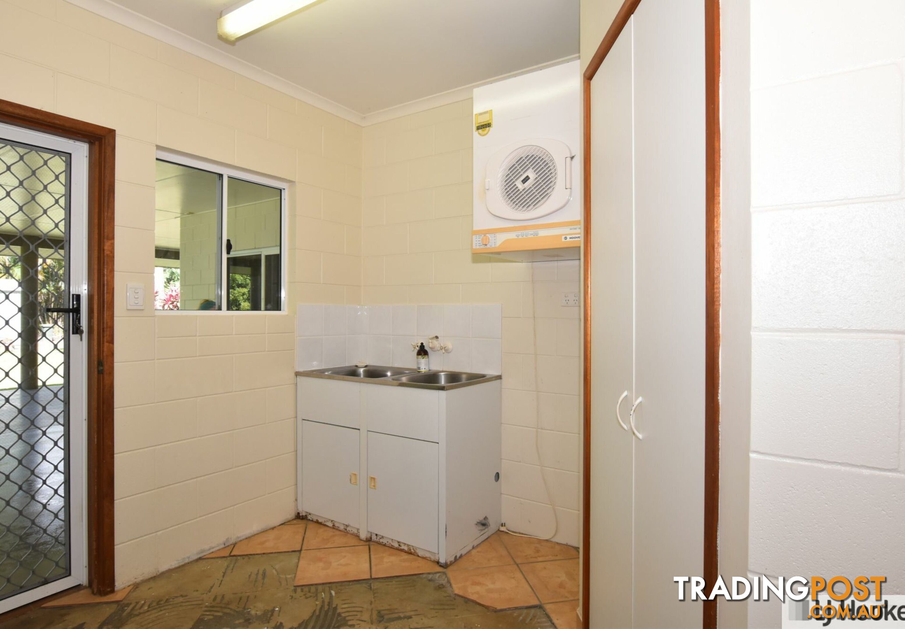 9 Abraham street TULLY QLD 4854