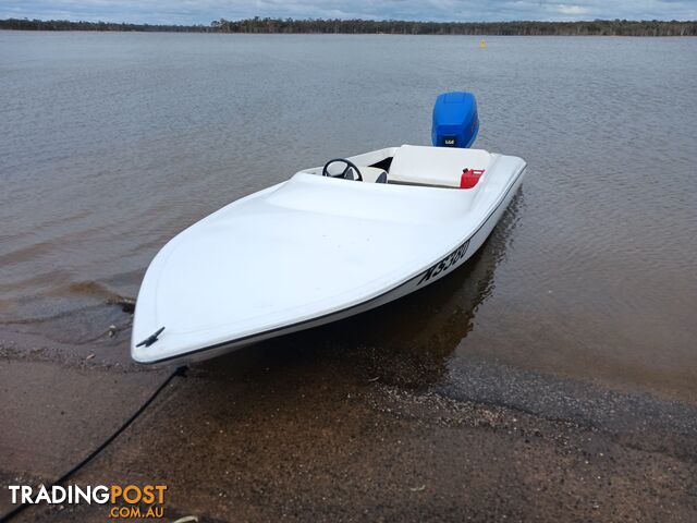 Judd Craft Ski Boat with 140Hp Evinrude Outboard