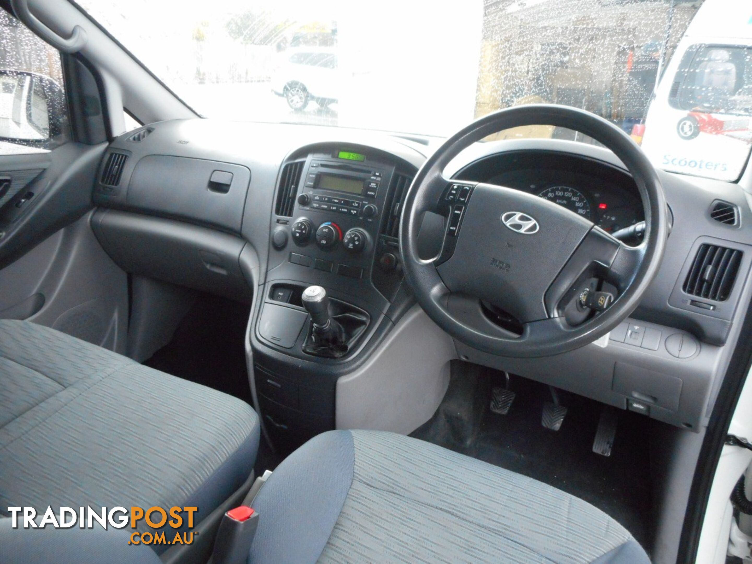 2010 HYUNDAI iLOAD TQ 4D VAN