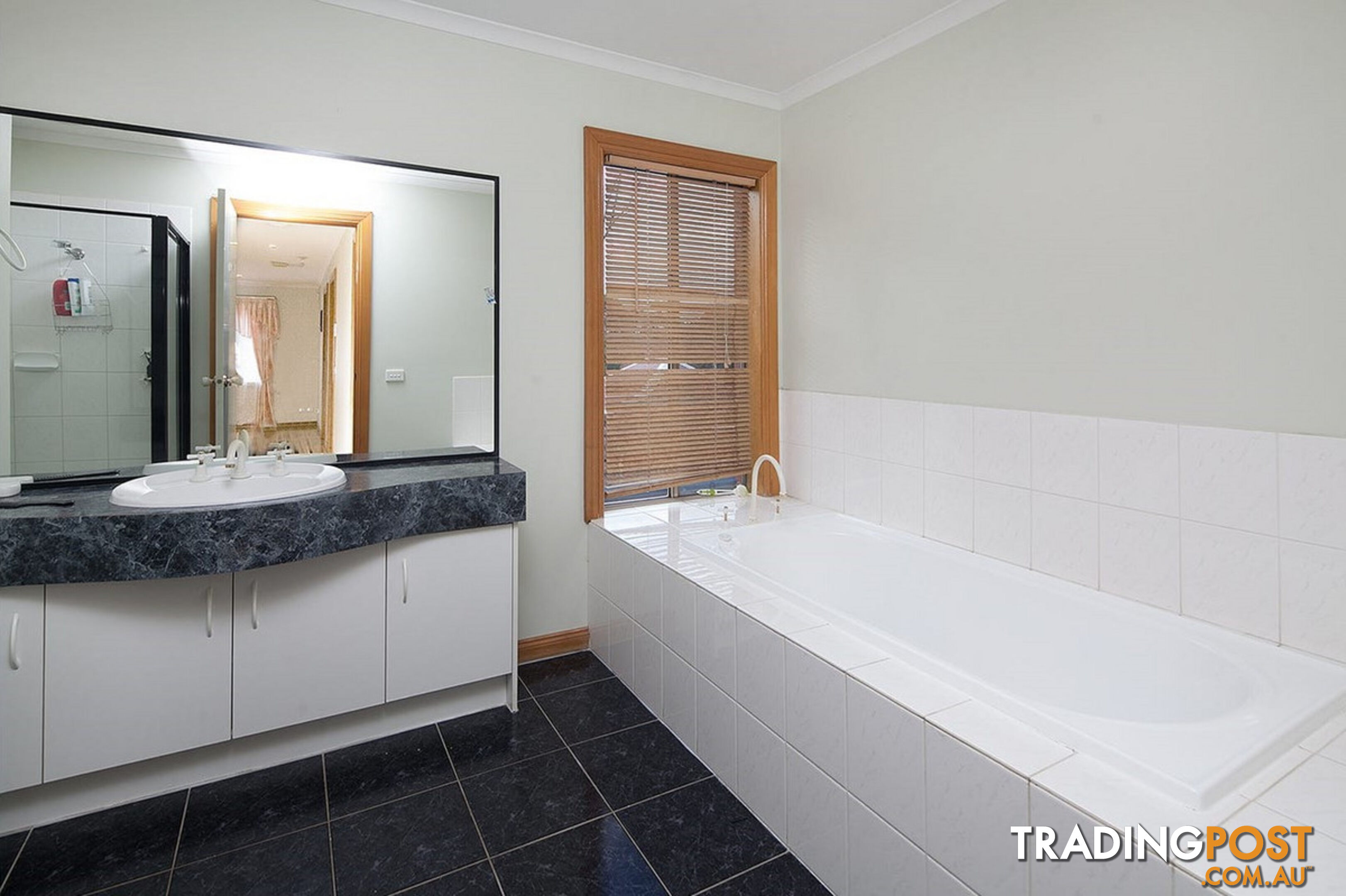 8 Banyalla Drive CRANBOURNE WEST VIC 3977