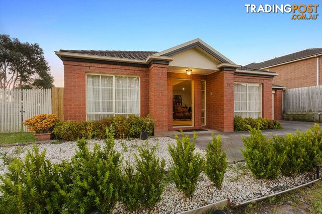 34 BAYNTON CRESCENT LYNBROOK VIC 3975