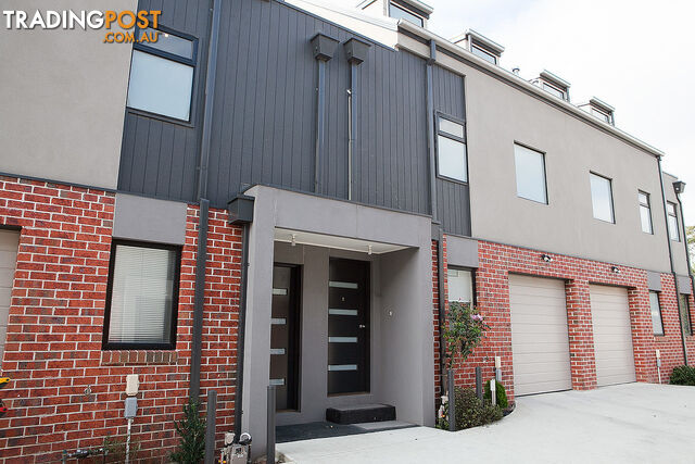 2/71 Potter Street DANDENONG VIC 3175