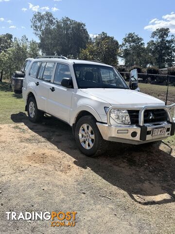 2013 Mitsubishi Pajero Sport Wagon Automatic
