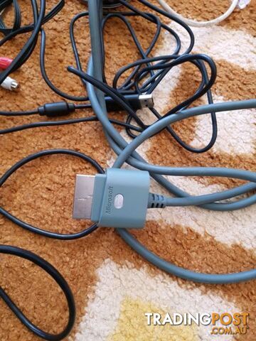 Game controler, small exercise watch some cable .etc - photo 4 of 8