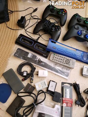 Game controler, small exercise watch some cable .etc - photo 3 of 8