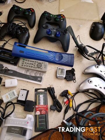 Game controler, small exercise watch some cable .etc - photo 2 of 8